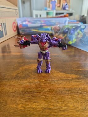 Transformers Generations Legacy Evolution Core Class Iguanus Action Figure